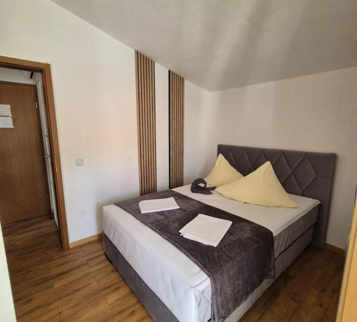 Vila Mateja Trogir 0*,