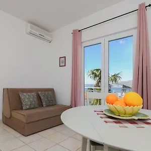 Apartament Biserka - 50 M From, Trogir